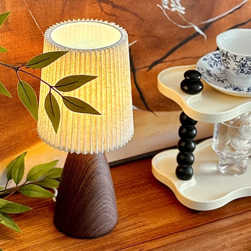 Nordic LED Table Lamp Bedroom  - Desk Setup White avaliação e preço