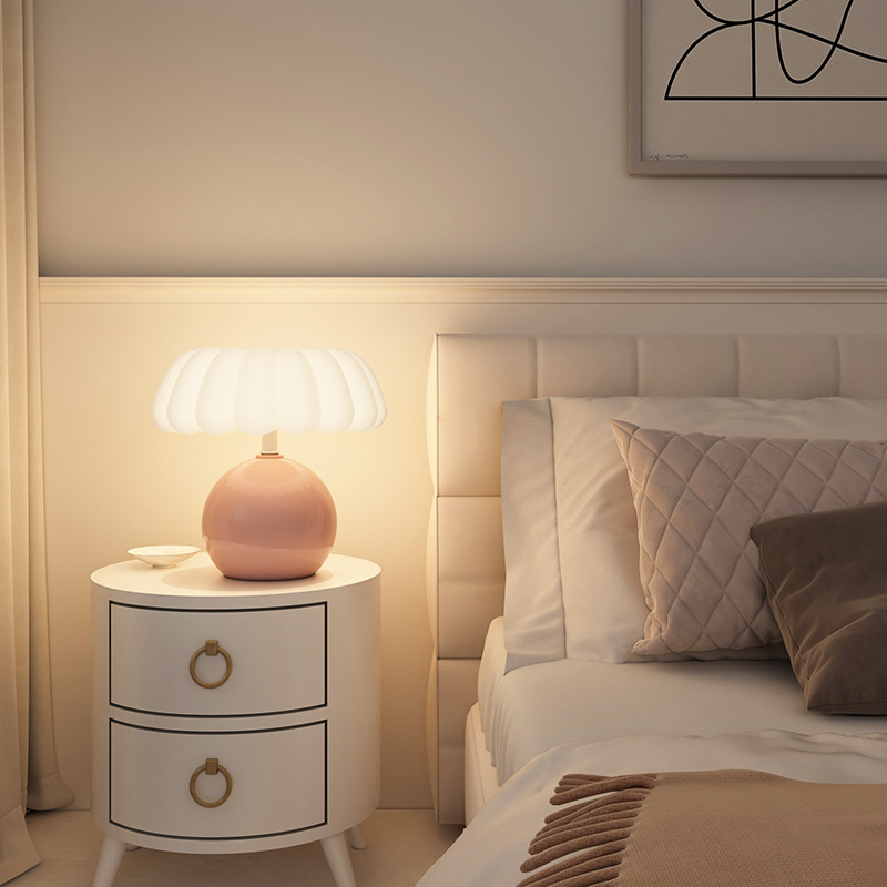 Cream Style Bedside Table Lamp - Desk Setup White avaliação e preço